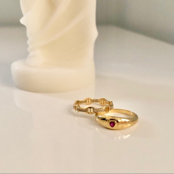 Dainty Pink Heart Stone Signet Ring, Ruby Heart - Picture 2 of 12